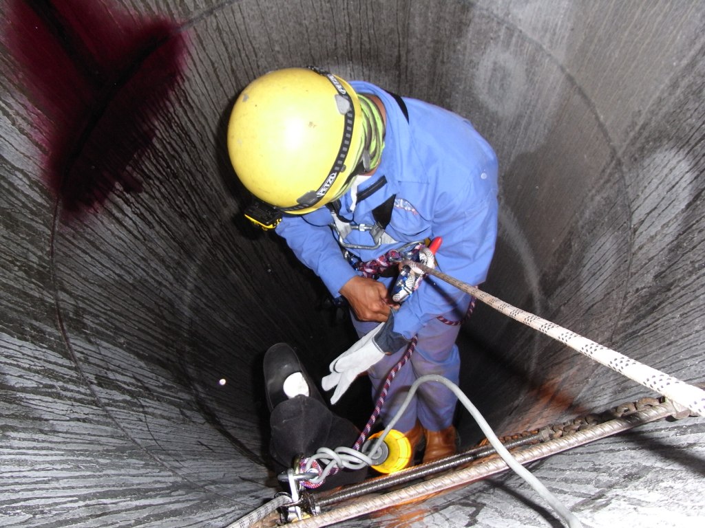 Confined Space Rope Access  Dynamic Access